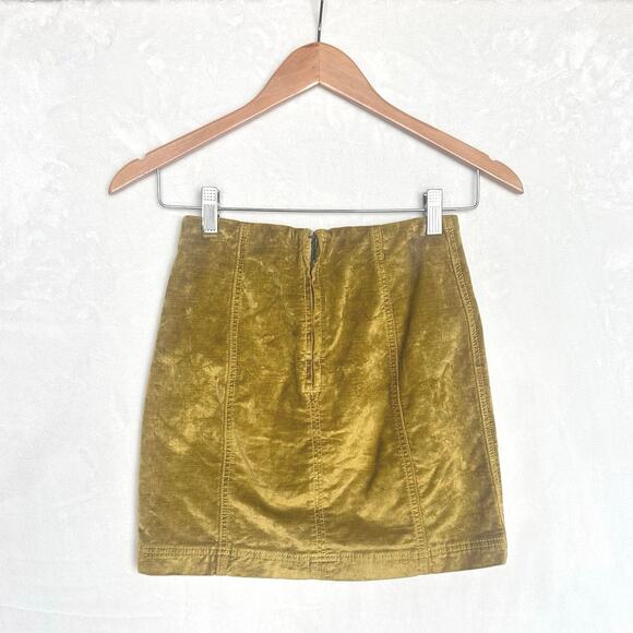 Free People Skirt Women's Size 0 Olive Green Velvet Mini Boho Y2K Indie Festival - Picture 2 of 7